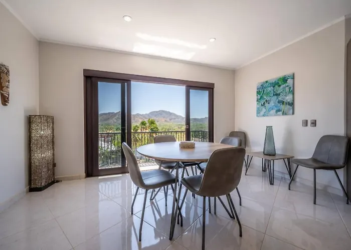 Marina Real Gorgeous Condo, Great Location Playa Flamingo