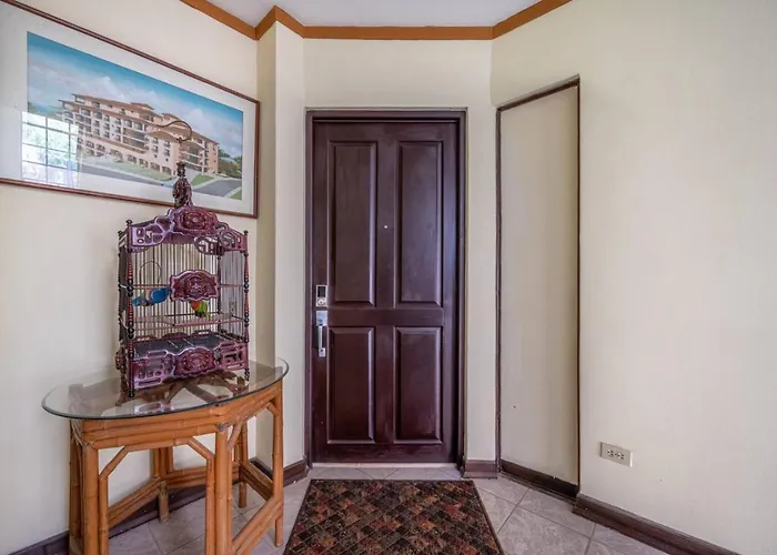 Marina Real Gorgeous Condo, Great Location Hébergement de vacances Playa Flamingo